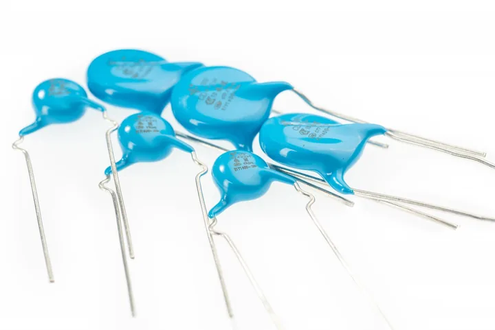 Ceramic capacitors: main types and applications