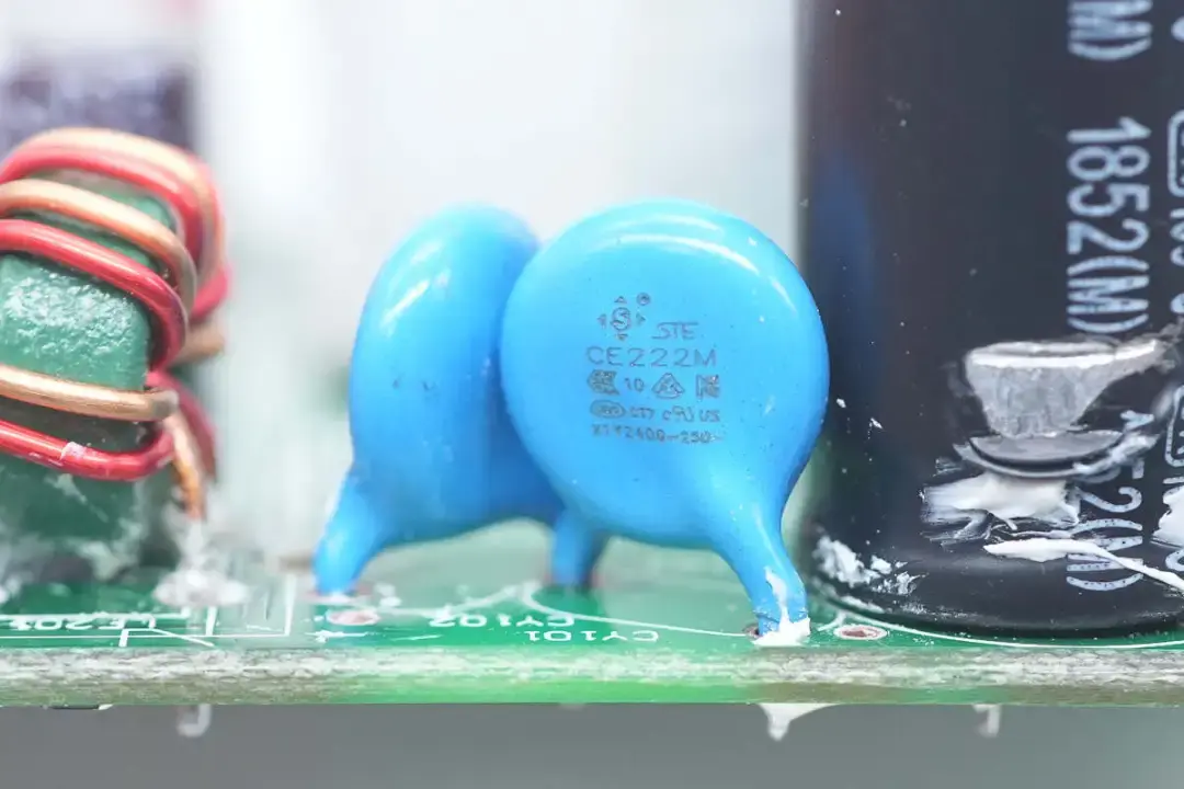 松田CE系列蓝色Y2电容 — 原文图 4
